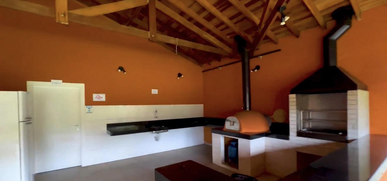 Área de churrasqueira e pizzaria