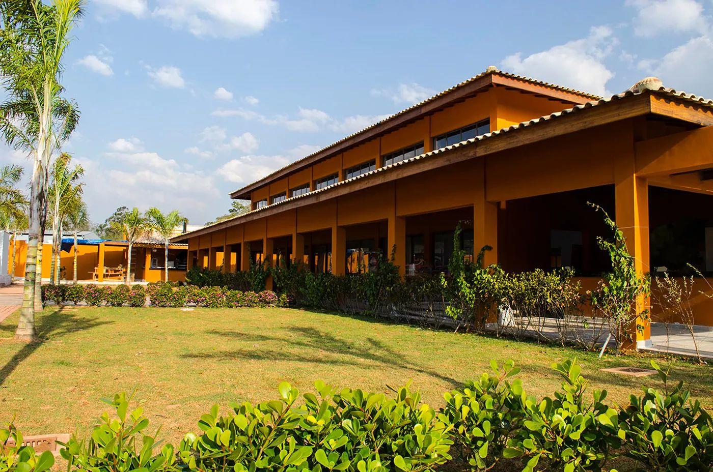 Edificação do clube de lazer do condomínio